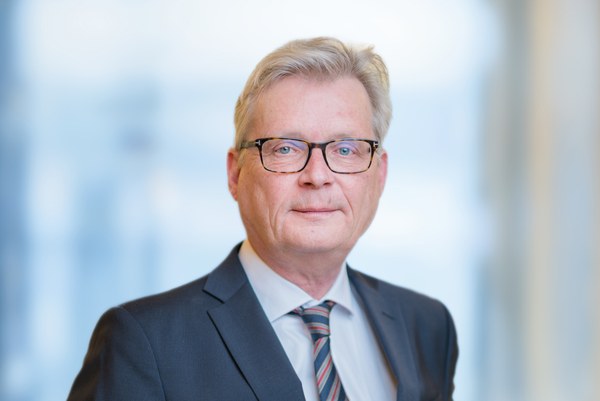 Lars J. Nilsson